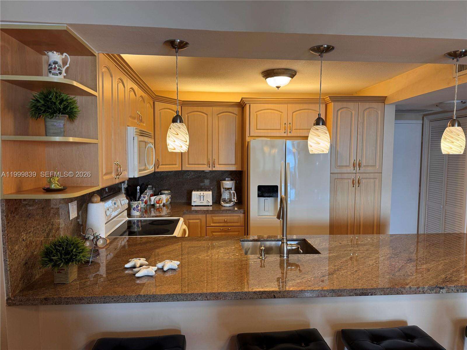 Sea Air Towers at 3725 Ocean Dr, Hollywood, FL 33019 - For Rent photo 3
