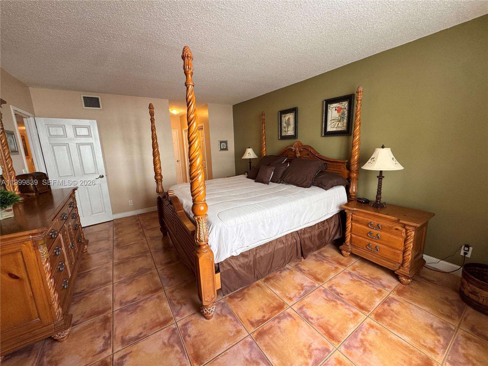 Sea Air Towers at 3725 Ocean Dr, Hollywood, FL 33019 - For Rent photo 6