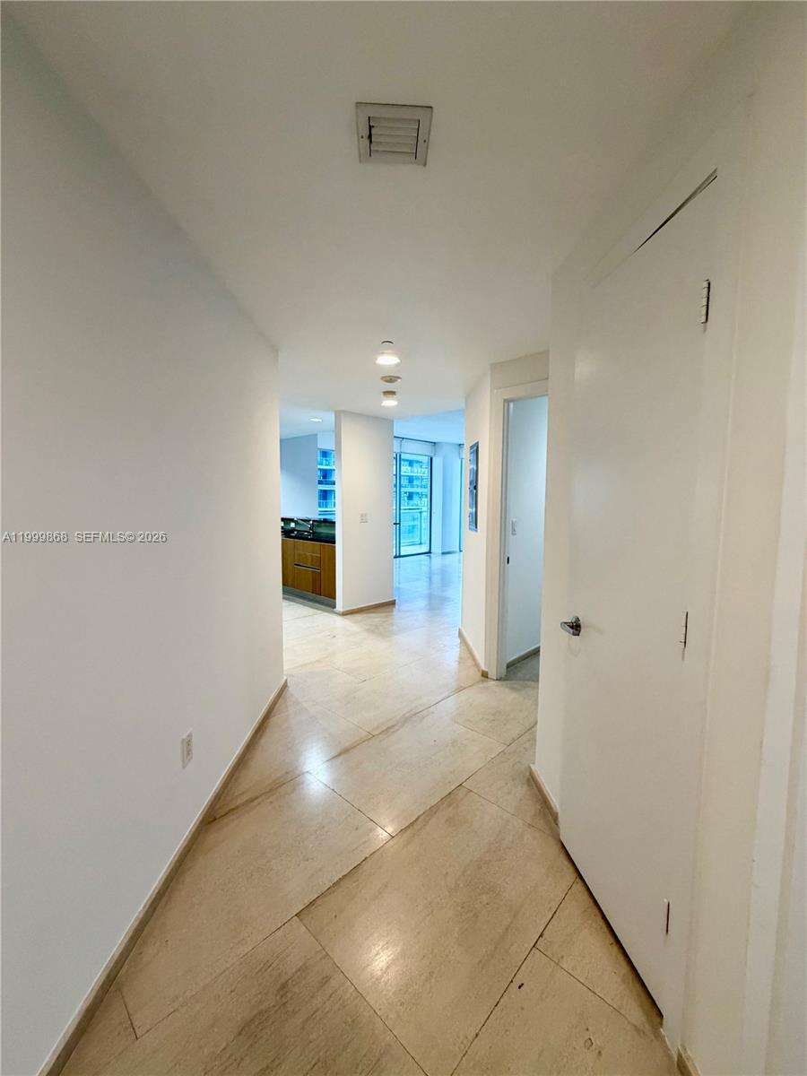 1060 Brickell at 1050 Brickell Ave, Miami, FL 33131 - For Rent photo 2