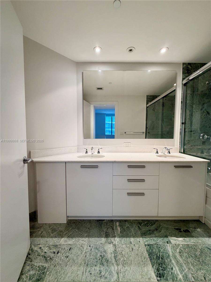 1060 Brickell at 1050 Brickell Ave, Miami, FL 33131 - For Rent photo 22