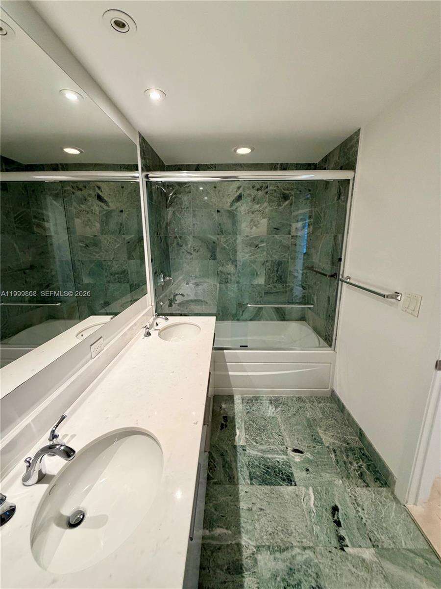 1060 Brickell at 1050 Brickell Ave, Miami, FL 33131 - For Rent photo 23
