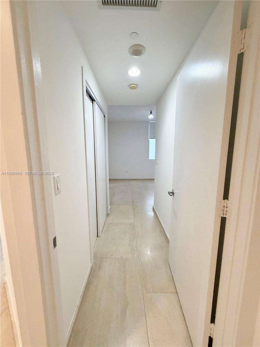 1060 Brickell at 1050 Brickell Ave, Miami, FL 33131 - For Rent photo 6