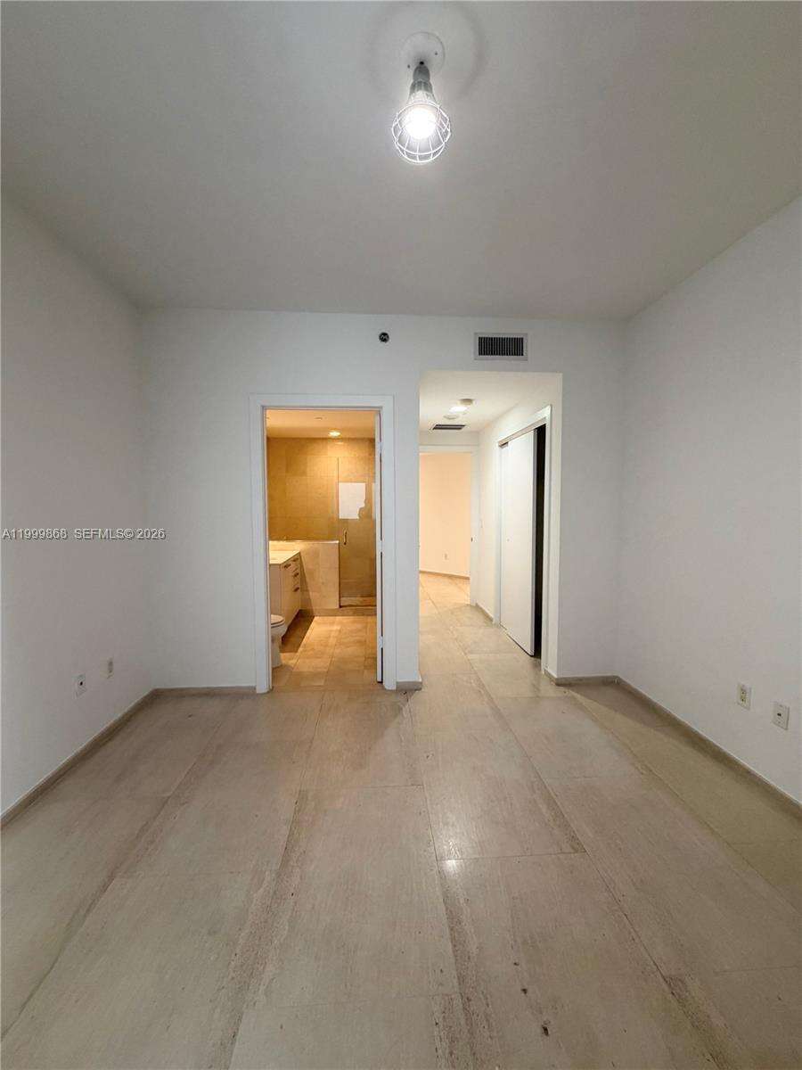 1060 Brickell at 1050 Brickell Ave, Miami, FL 33131 - For Rent photo 8
