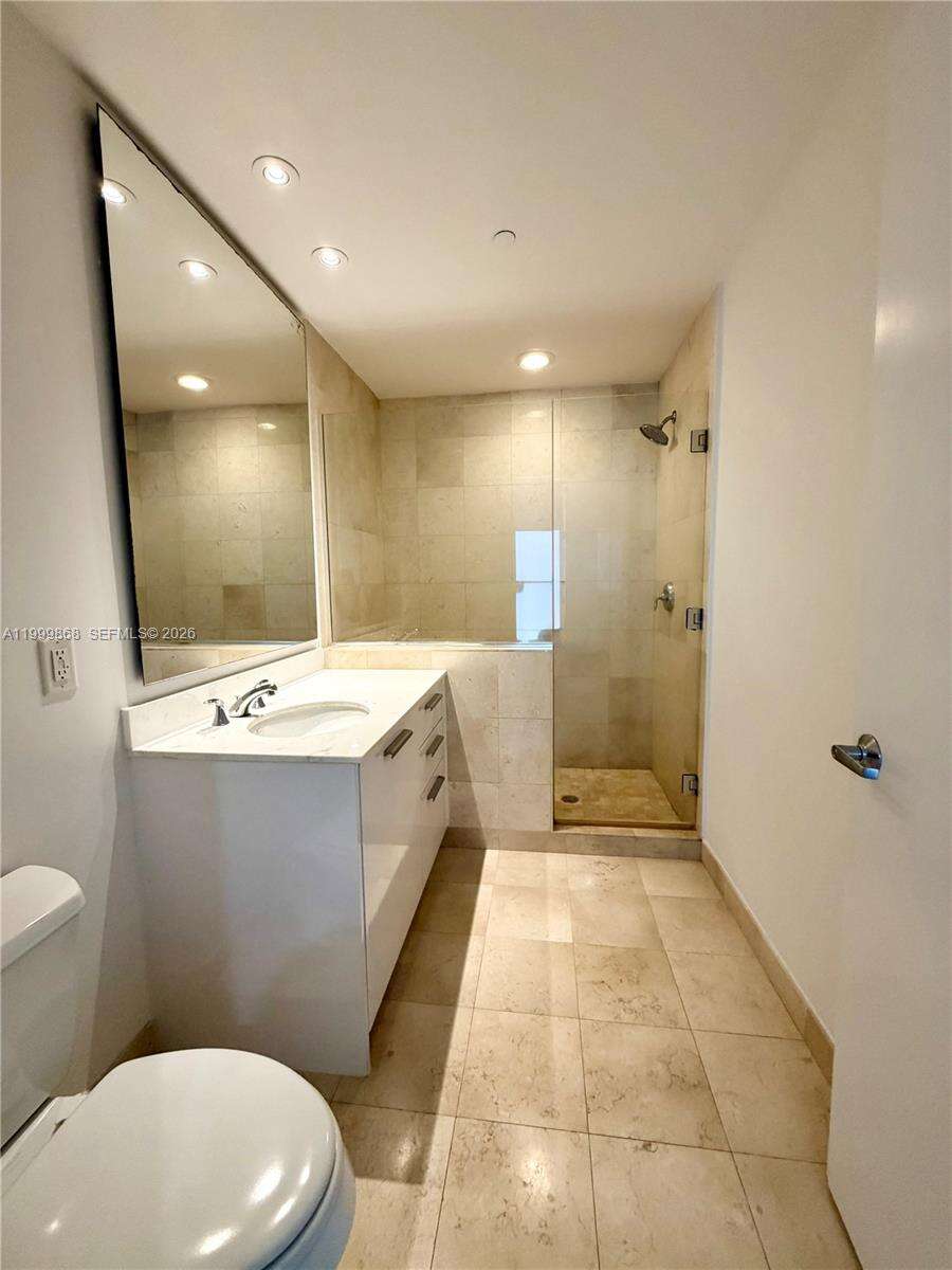 1060 Brickell at 1050 Brickell Ave, Miami, FL 33131 - For Rent photo 9
