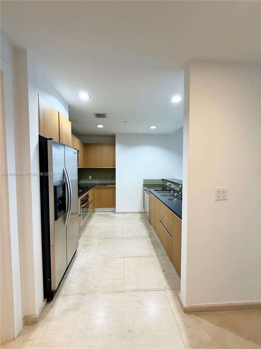 1060 Brickell at 1050 Brickell Ave, Miami, FL 33131 - For Rent photo 10