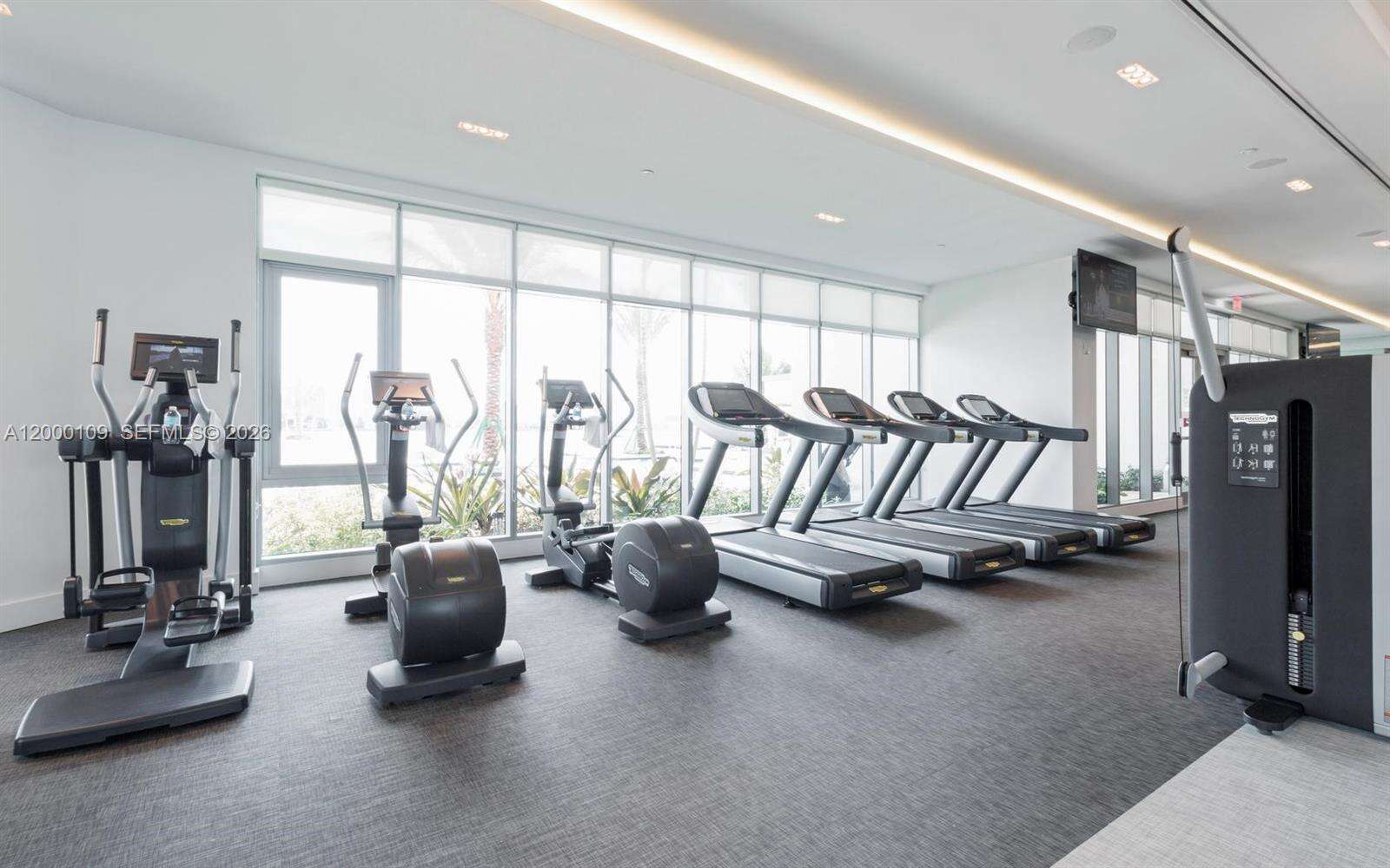 Marina Palms at 17111 Biscayne Blvd, North Miami Beach, FL 33160 - For Rent photo 25