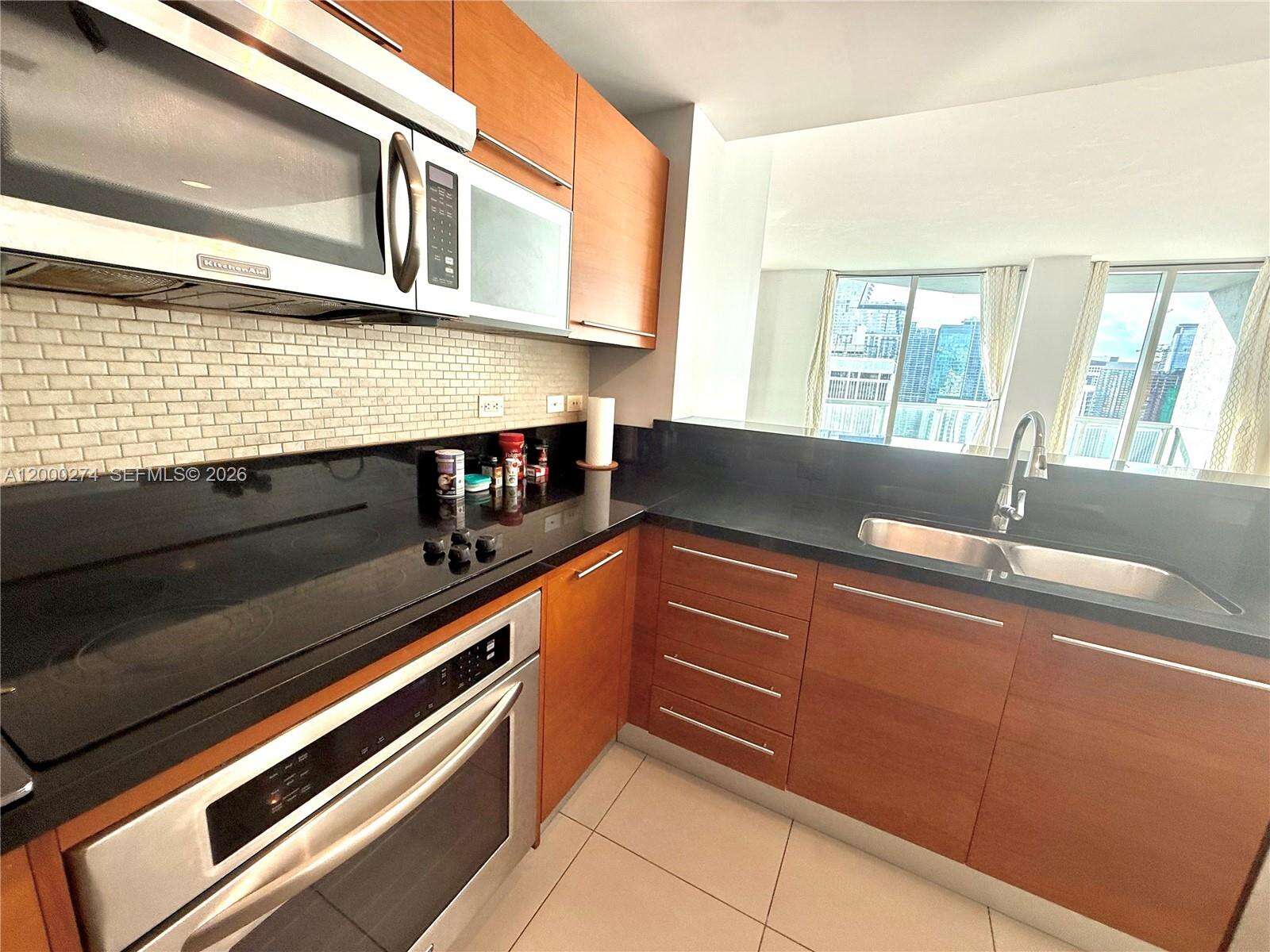 Vizcayne North at 244 Biscayne Blvd, Miami, FL 33132 - For Rent photo 6