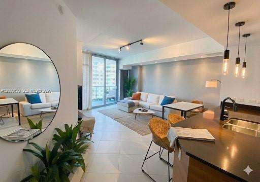Four Midtown Miami Condo Condos for Sale & Rent | Picture 1