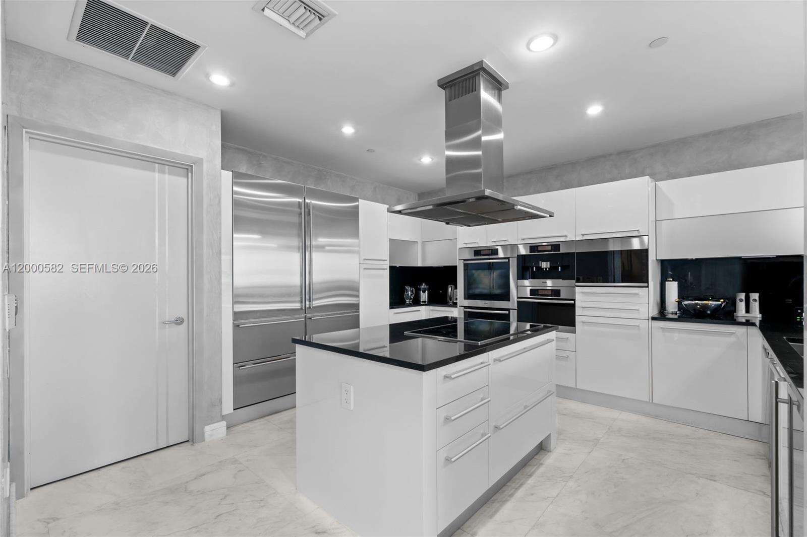 Jade Ocean at 17121 Collins Ave, Sunny Isles Beach, FL 33160 - For Rent photo 11
