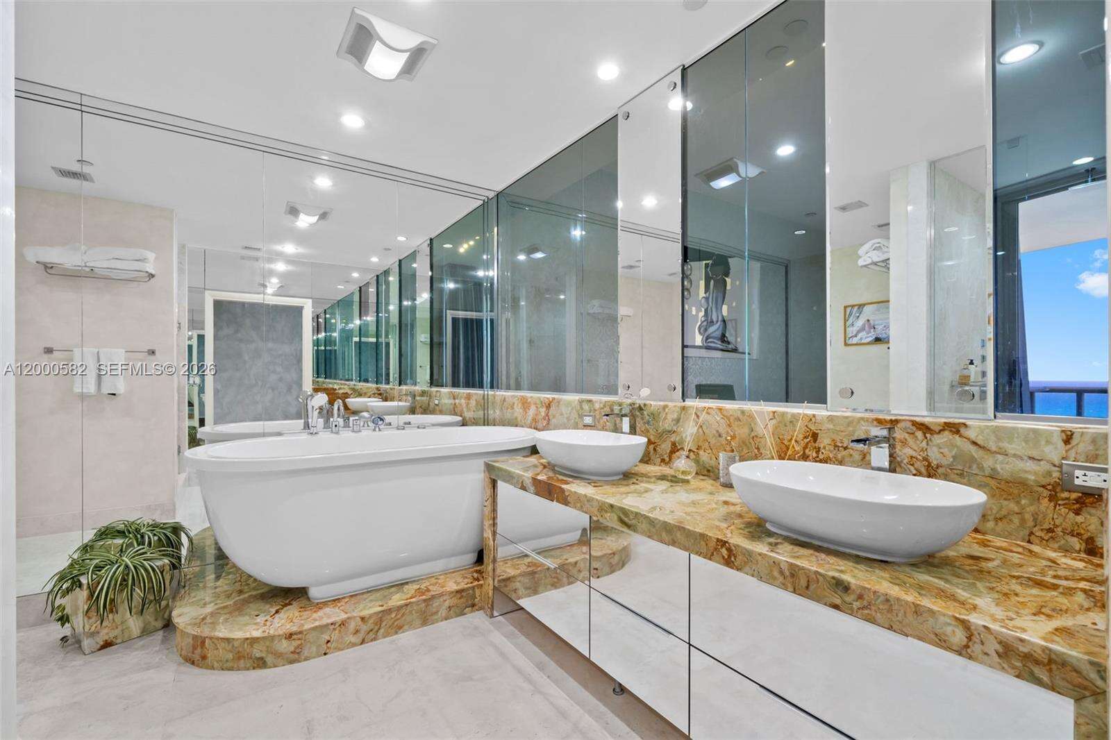 Jade Ocean at 17121 Collins Ave, Sunny Isles Beach, FL 33160 - For Rent photo 23