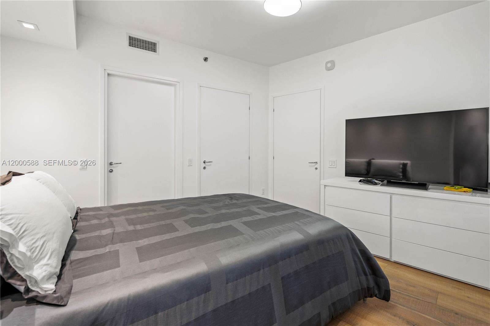 Icon at 450 Alton Rd, Miami Beach, FL 33139 - For Rent photo 14
