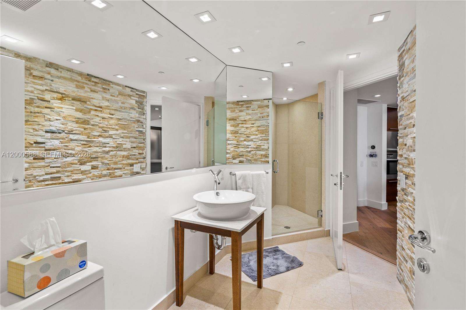 Icon at 450 Alton Rd, Miami Beach, FL 33139 - For Rent photo 15