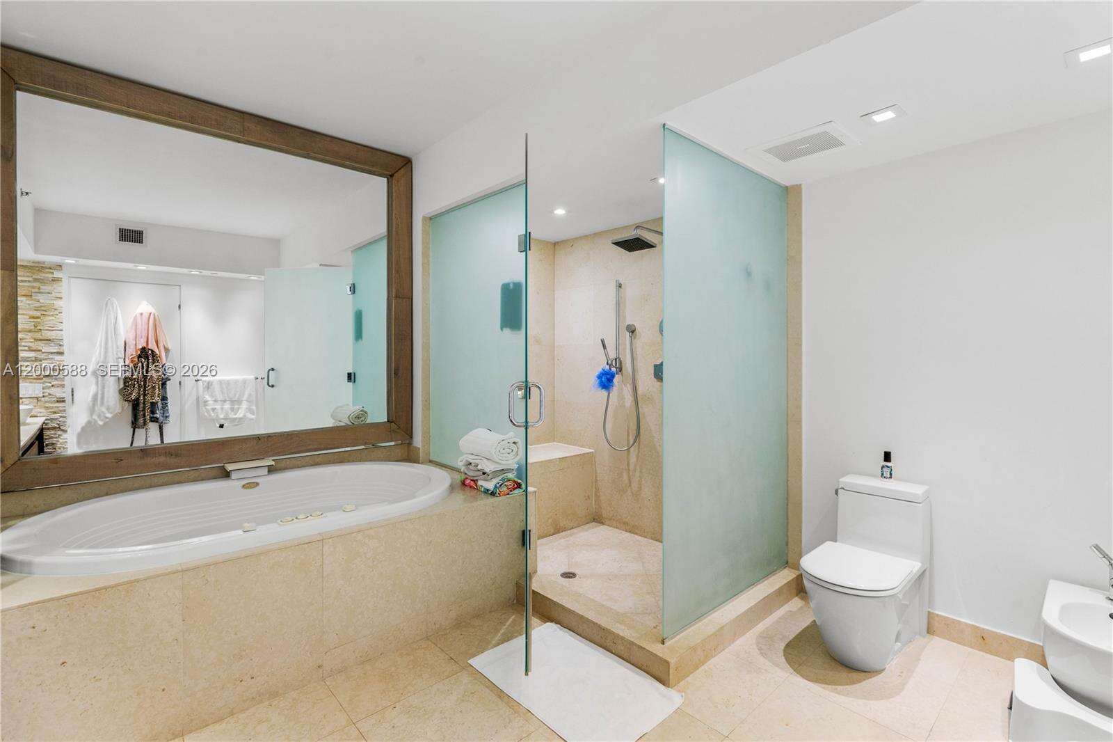Icon at 450 Alton Rd, Miami Beach, FL 33139 - For Rent photo 19
