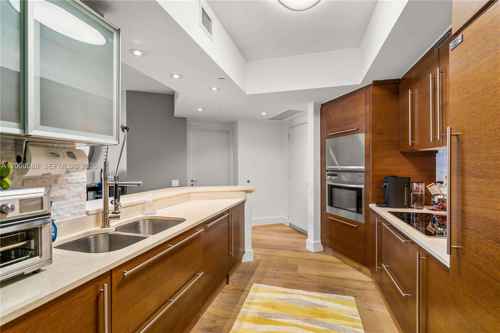 Icon at 450 Alton Rd, Miami Beach, FL 33139 - For Rent photo 10