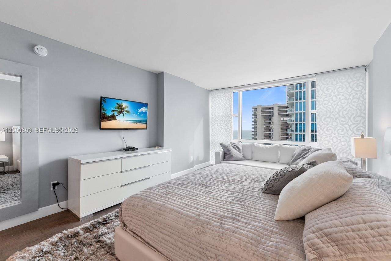 Central Carillon at 6801 Collins Ave, Miami Beach, FL 33141 - For Rent photo 7