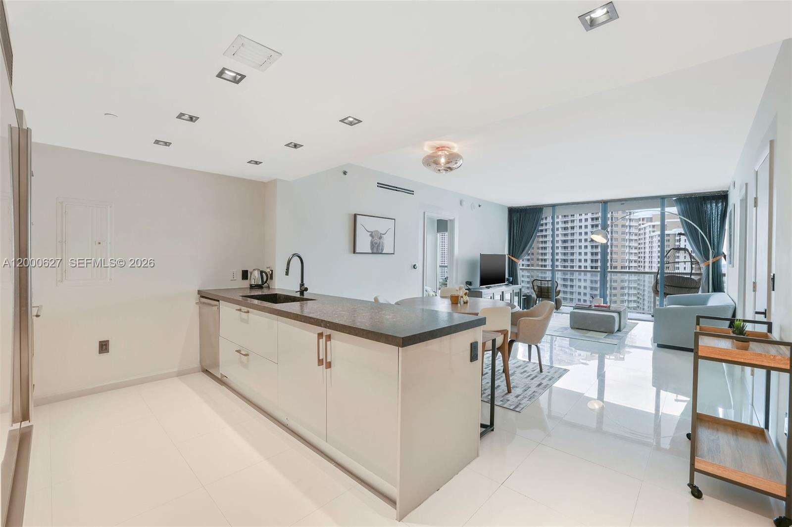 Icon Brickell 1 at 465 Brickell Ave, Miami, FL 33131 - For Rent photo 2