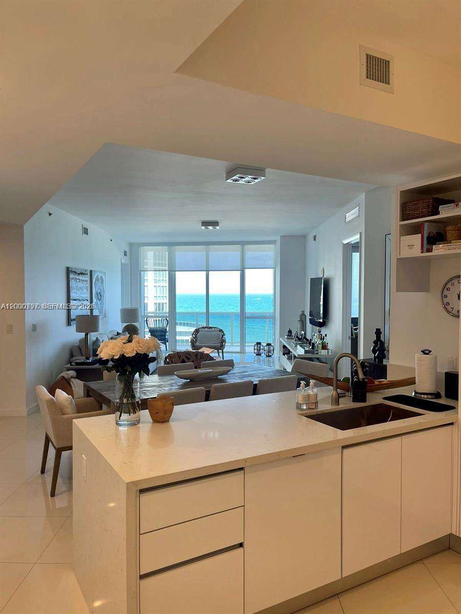 Trump Tower 3 at 15811 Collins Ave, Sunny Isles Beach, FL 33160 - For Rent photo 10