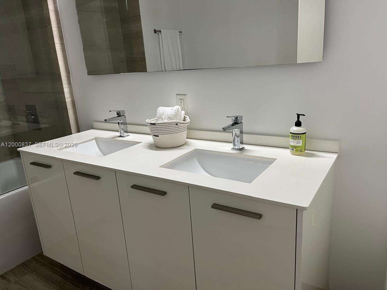 Brickell House at 1300 Brickell Bay Dr, Miami, FL 33131 - For Rent photo 5