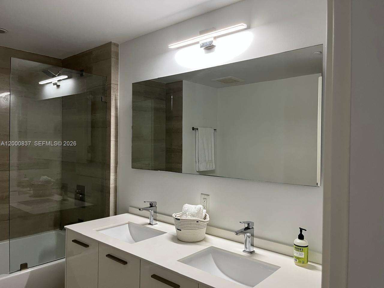 Brickell House at 1300 Brickell Bay Dr, Miami, FL 33131 - For Rent photo 6
