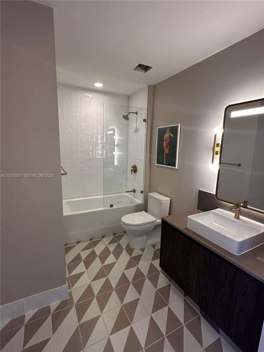 Natiivo | Gale Miami at 159 6 St, Miami, FL 33132 - For Rent photo 13