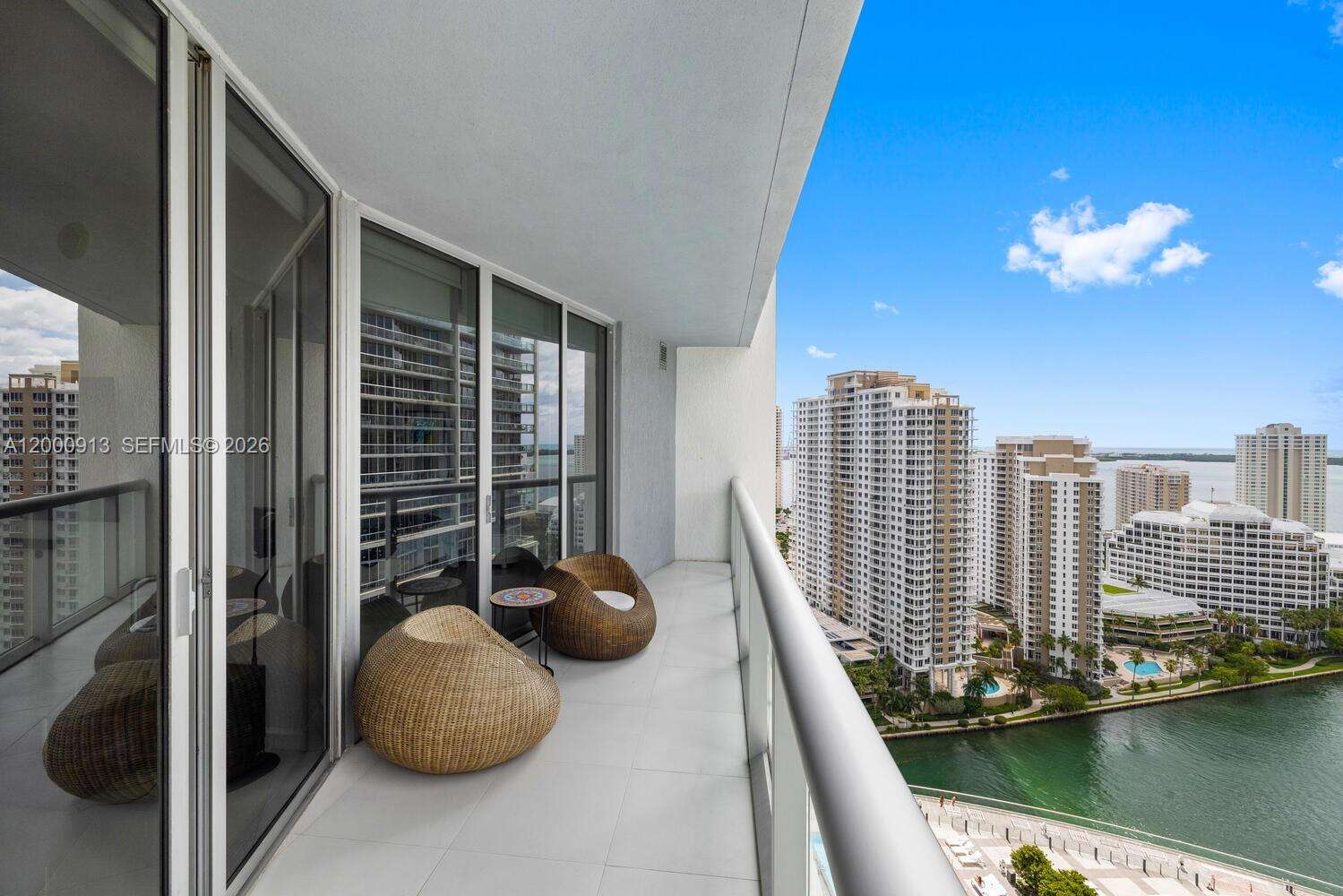 Icon Brickell 1 at 475 Brickell Ave, Miami, FL 33131 - For Rent photo 2