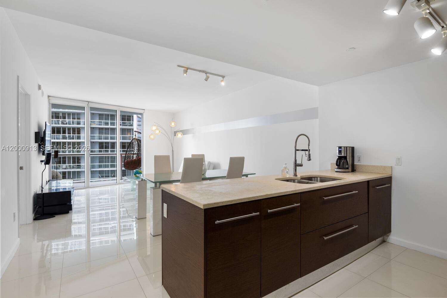 Icon Brickell 1 at 475 Brickell Ave, Miami, FL 33131 - For Rent photo 6