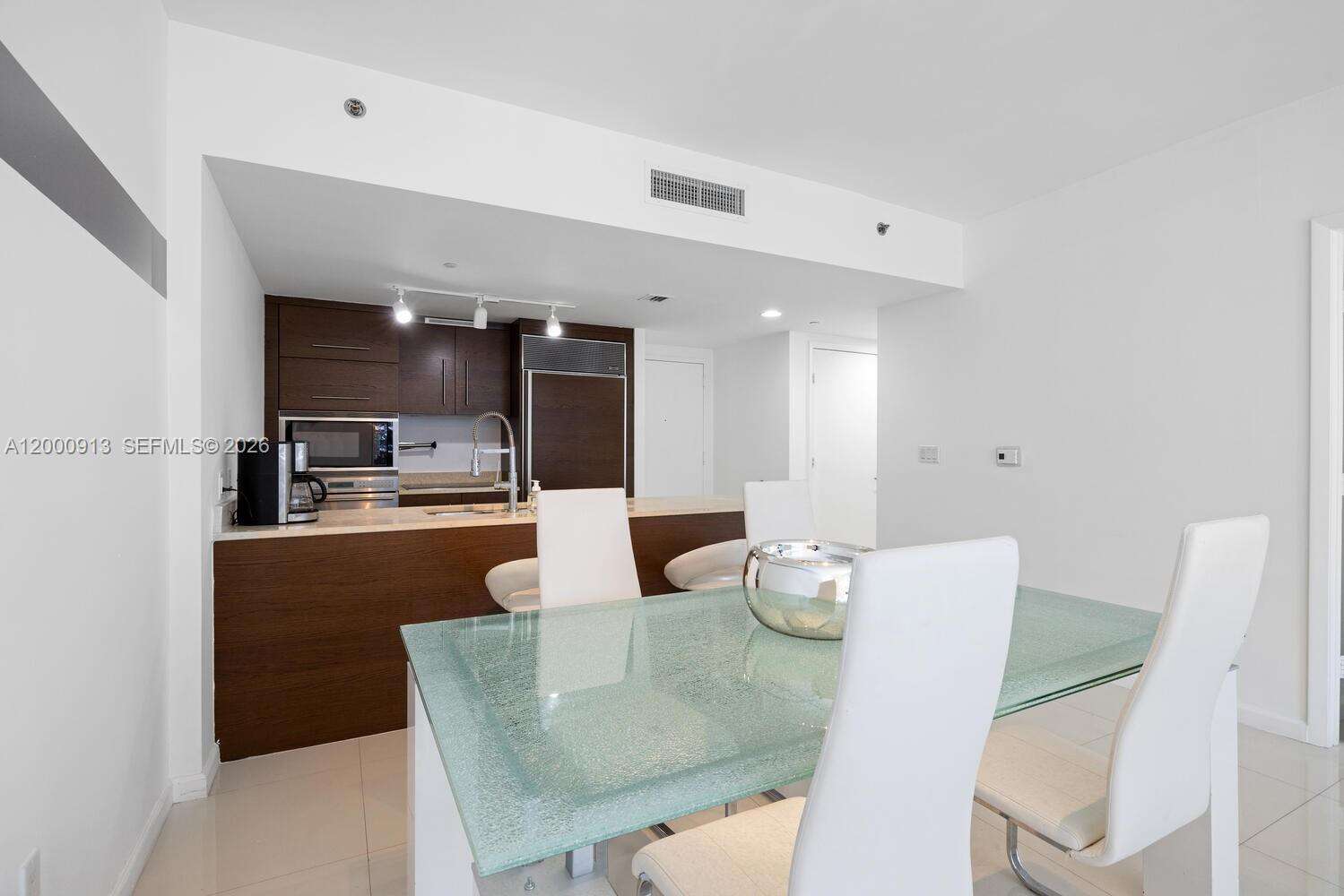 Icon Brickell 1 at 475 Brickell Ave, Miami, FL 33131 - For Rent photo 8