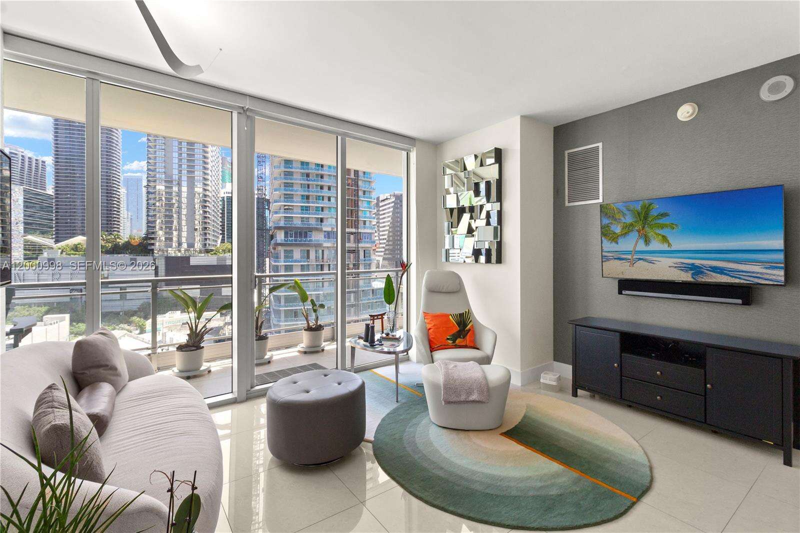 Mint at 92 3 St, Miami, FL 33130 - For Rent photo 2