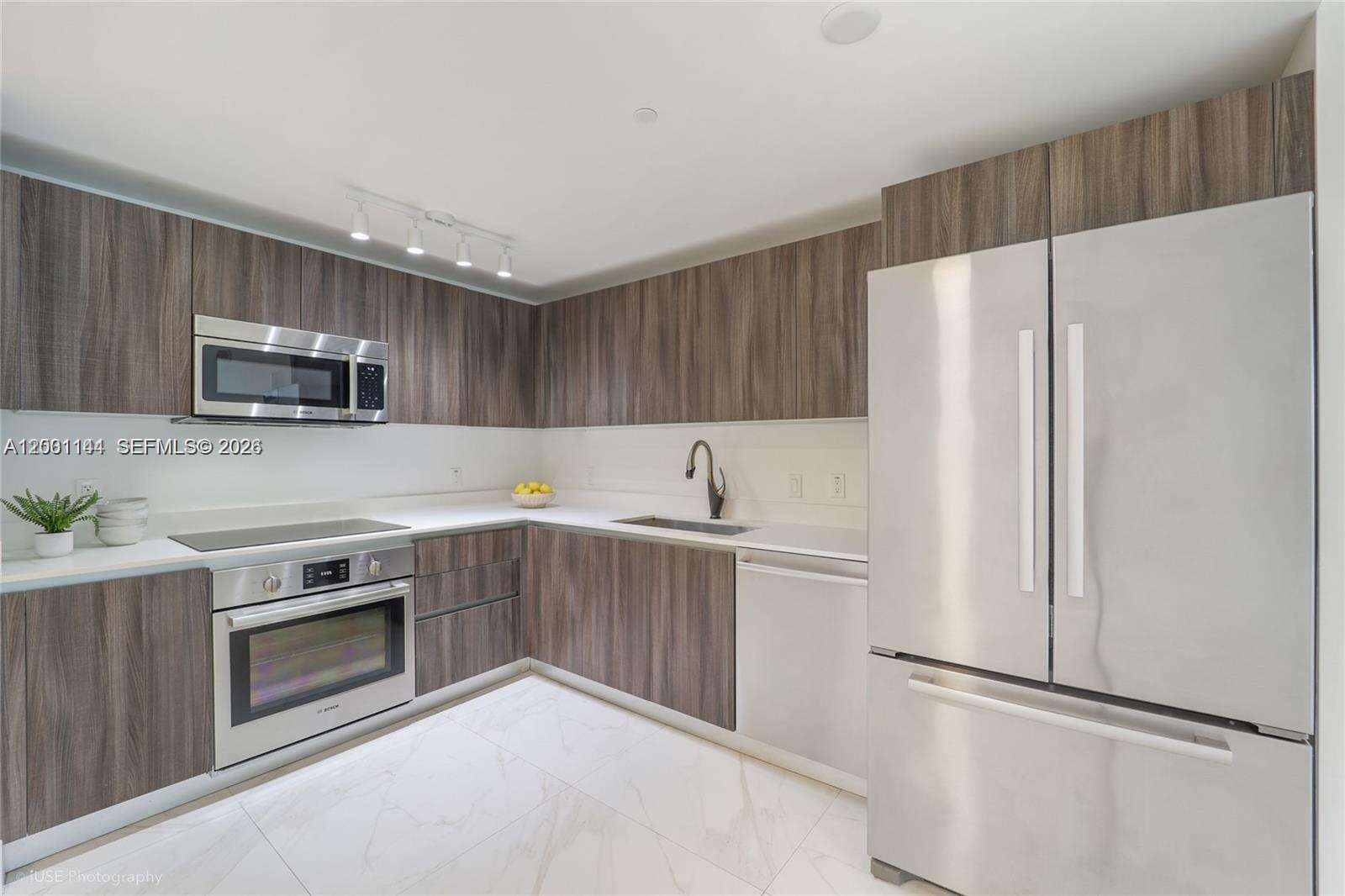 Aria On The Bay at 488 18 St, Miami, FL 33132 - For Rent photo 1