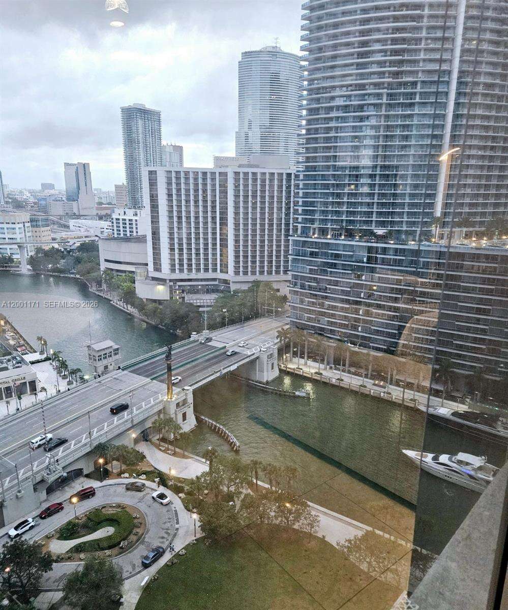 Icon Brickell 1 at 475 Brickell Ave, Miami, FL 33131 - For Rent photo 17