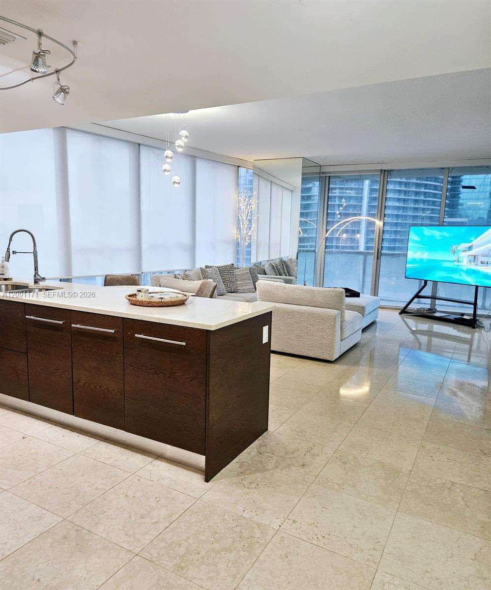 Icon Brickell 1 at 475 Brickell Ave, Miami, FL 33131 - For Rent photo 4