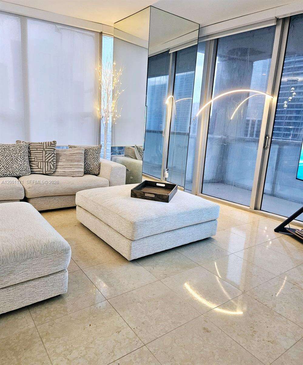 Icon Brickell 1 at 475 Brickell Ave, Miami, FL 33131 - For Rent photo 8