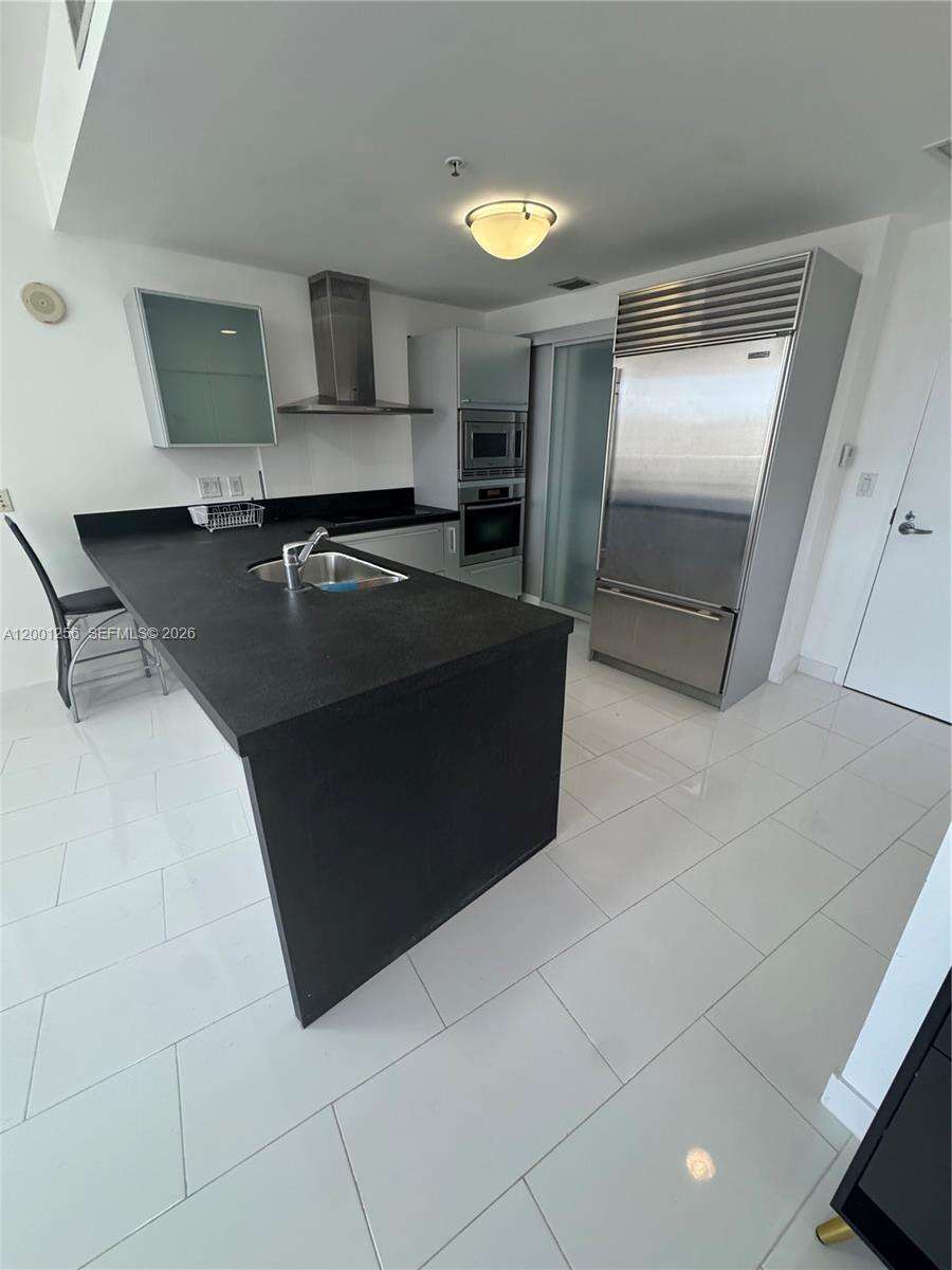 Trump Royale at 18201 Collins Ave, Sunny Isles Beach, FL 33160 - For Rent photo 2