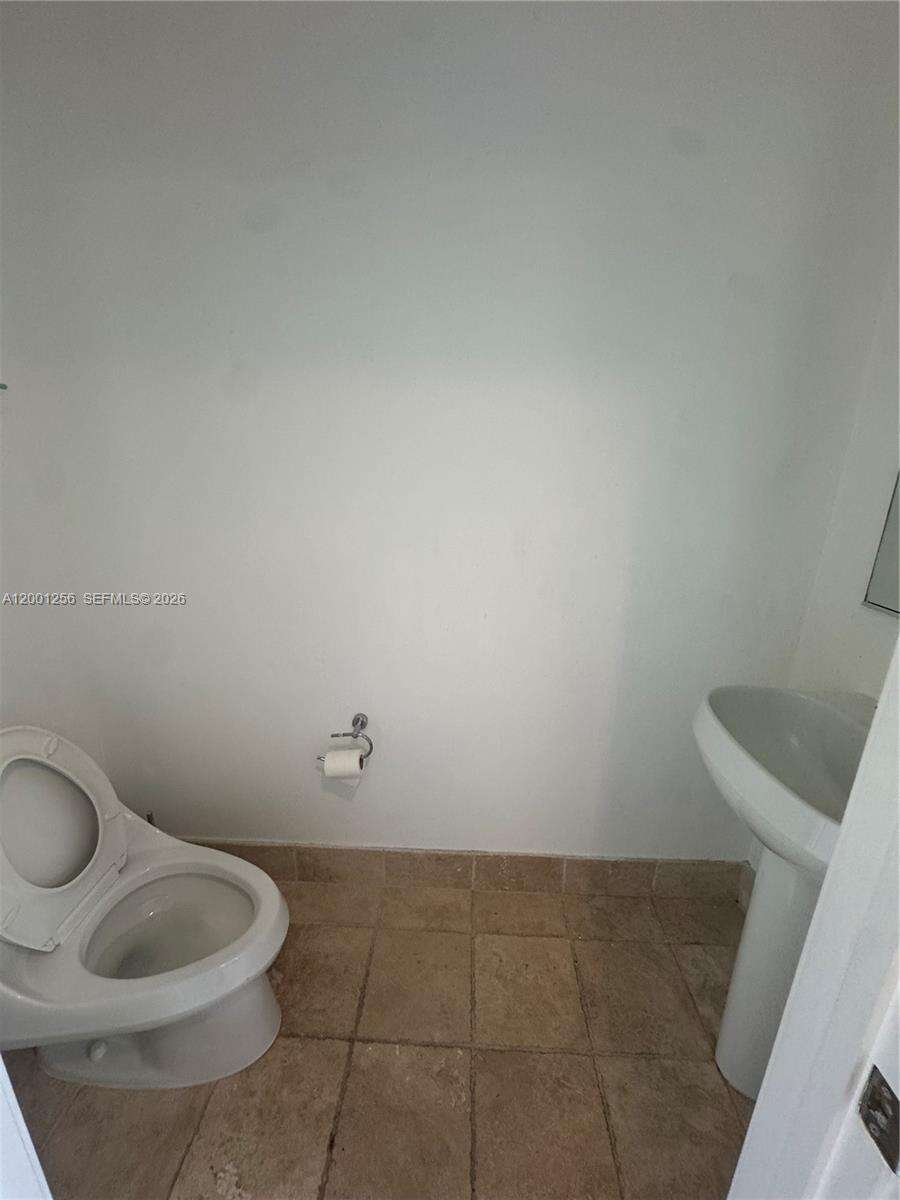 Trump Royale at 18201 Collins Ave, Sunny Isles Beach, FL 33160 - For Rent photo 7