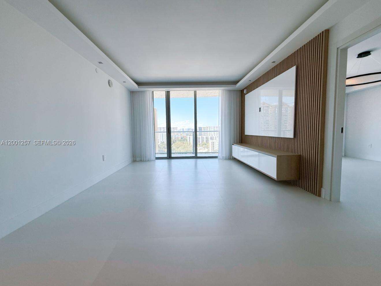 Parque Towers at 330 Sunny Isles Blvd, Sunny Isles Beach, FL 33160 - For Rent photo 1