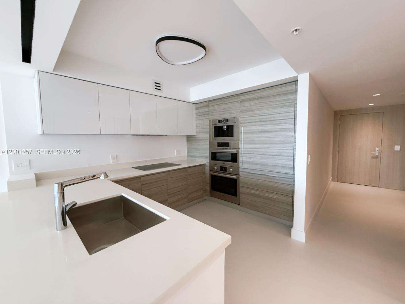 Parque Towers at 330 Sunny Isles Blvd, Sunny Isles Beach, FL 33160 - For Rent photo 2
