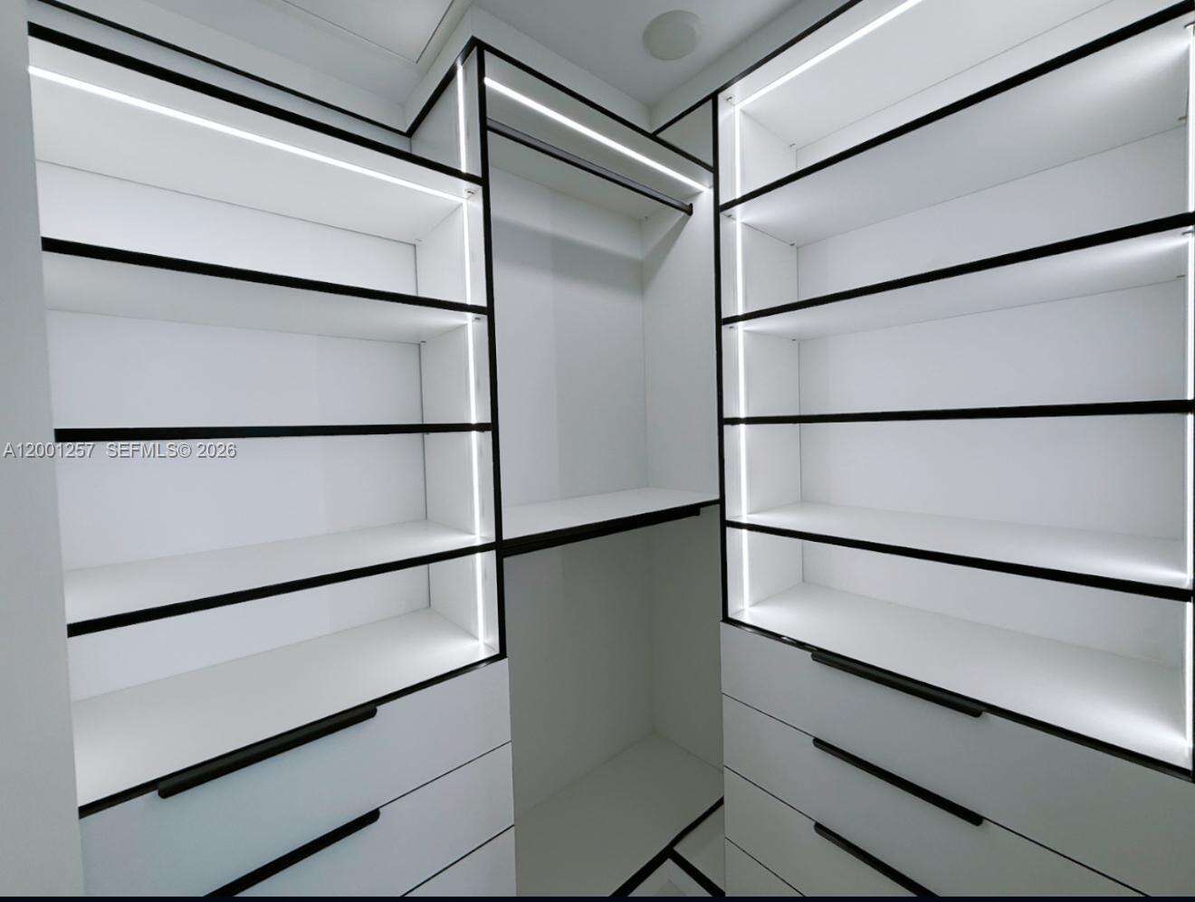 Parque Towers at 330 Sunny Isles Blvd, Sunny Isles Beach, FL 33160 - For Rent photo 13