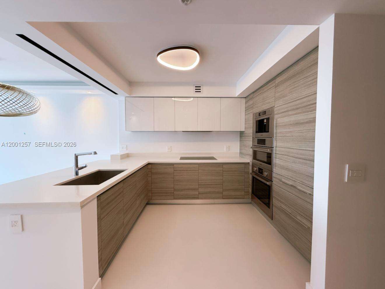 Parque Towers at 330 Sunny Isles Blvd, Sunny Isles Beach, FL 33160 - For Rent photo 3