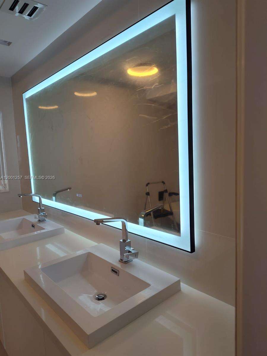 Parque Towers at 330 Sunny Isles Blvd, Sunny Isles Beach, FL 33160 - For Rent photo 10