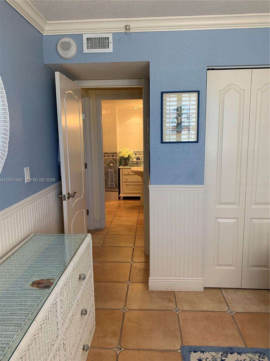 Club Atlantis at 2555 Collins Ave, Miami Beach, FL 33140 - For Rent photo 18