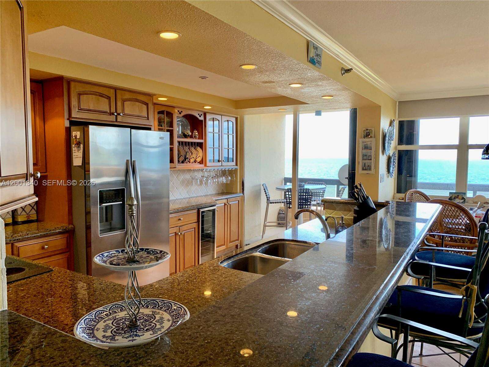 Club Atlantis at 2555 Collins Ave, Miami Beach, FL 33140 - For Rent photo 5