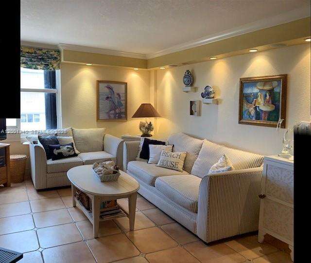 Club Atlantis at 2555 Collins Ave, Miami Beach, FL 33140 - For Rent photo 10