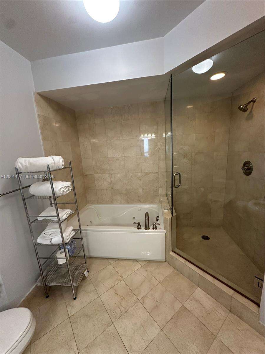 Akoya at 6365 Collins Ave, Miami Beach, FL 33141 - For Rent photo 11