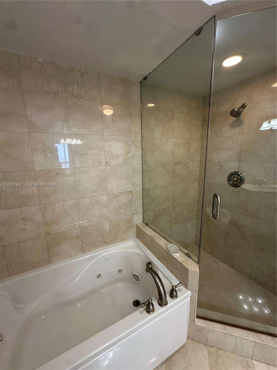 Akoya at 6365 Collins Ave, Miami Beach, FL 33141 - For Rent photo 12