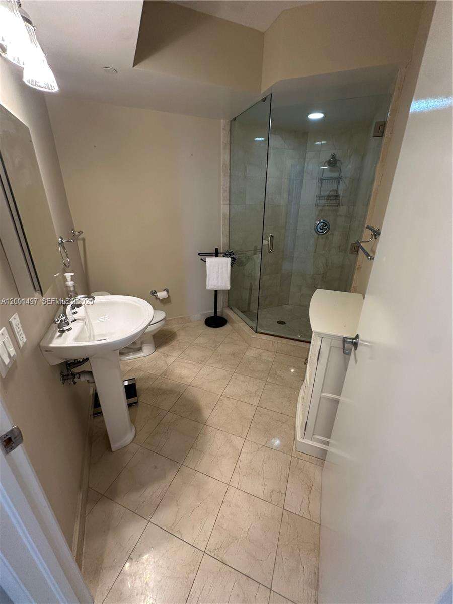 Akoya at 6365 Collins Ave, Miami Beach, FL 33141 - For Rent photo 14