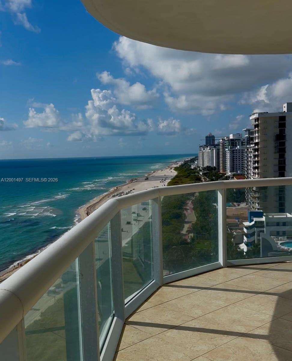 Akoya at 6365 Collins Ave, Miami Beach, FL 33141 - For Rent photo 19