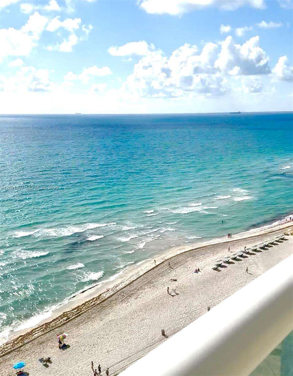 Akoya at 6365 Collins Ave, Miami Beach, FL 33141 - For Rent photo 20
