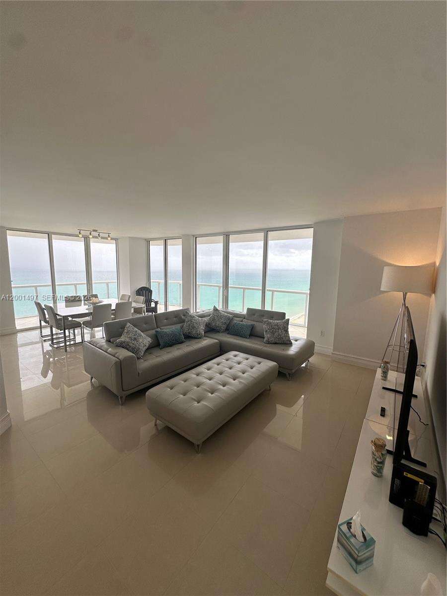 Akoya at 6365 Collins Ave, Miami Beach, FL 33141 - For Rent photo 3