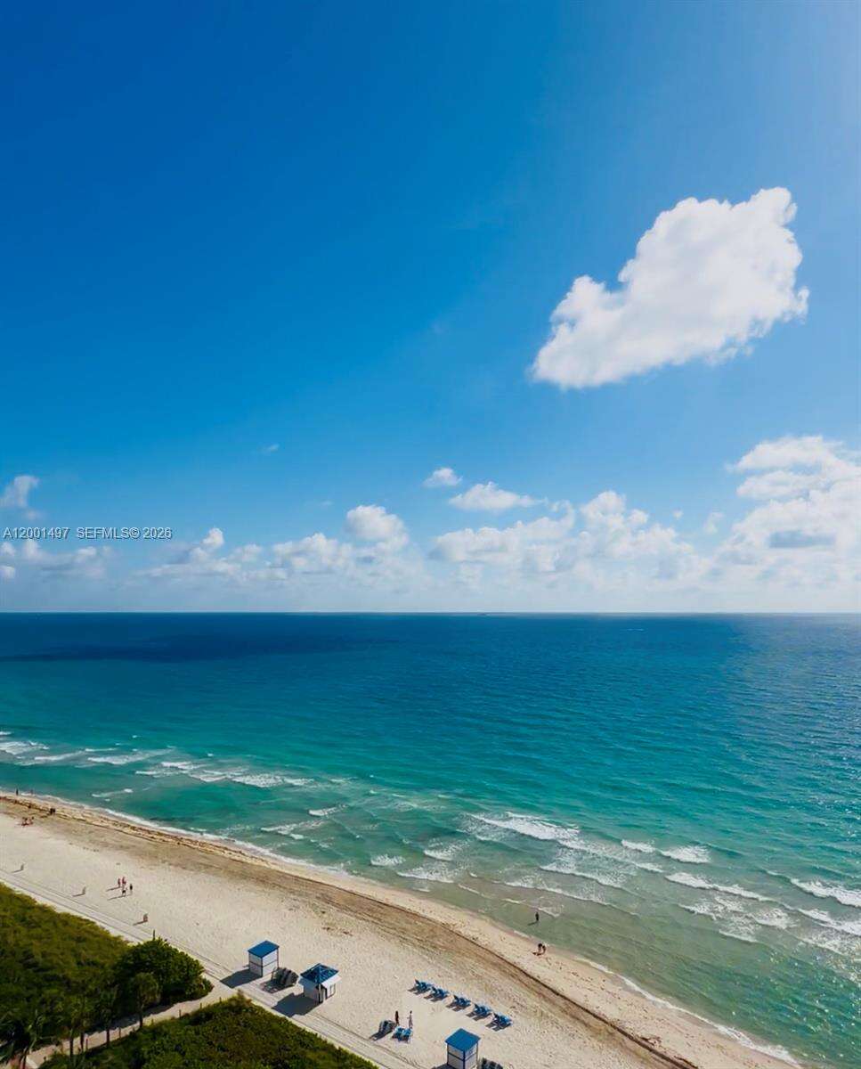 Akoya at 6365 Collins Ave, Miami Beach, FL 33141 - For Rent photo 23