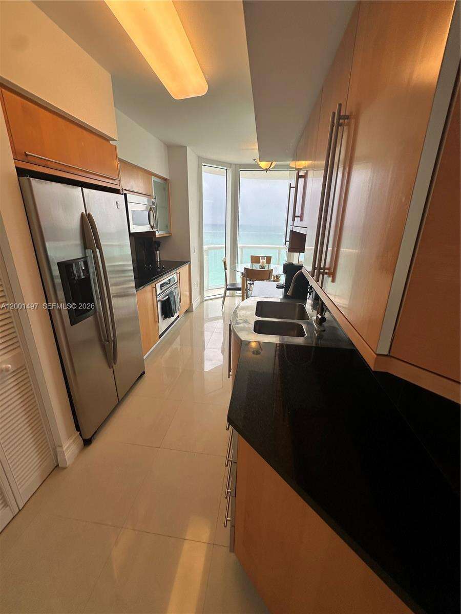 Akoya at 6365 Collins Ave, Miami Beach, FL 33141 - For Rent photo 6